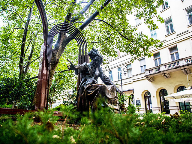 liszt ferenc tér